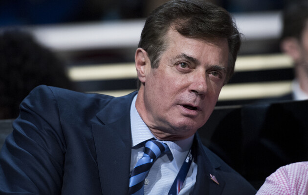 Транзакции по счетам Манафорта были отмечены банкирами как подозрительные