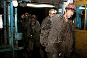 В Кривом Роге восемнадцатые сутки бастуют шахтеры: под землей остаются 154 горняка