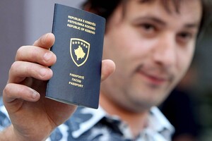 Украина начала признавать выданные в Косово паспорта