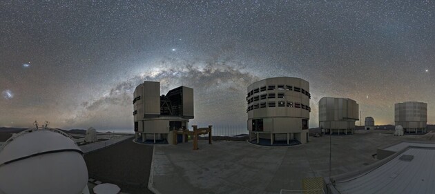 Дуже великий телескоп знову повернувся до роботи