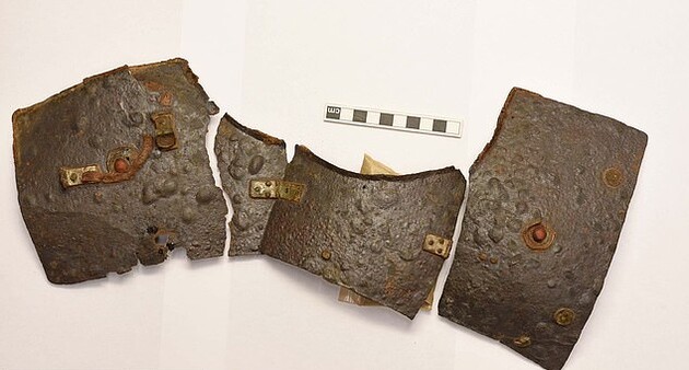 Подібних обладунків виявлено дуже мало