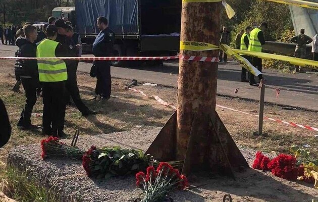 Семьи погибших в авиакатастрофе АН-26 под Чугуевом получат компенсации в течение трех недель – Офис президента