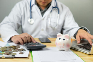 Підвищені доплати у вересні отримають не всі медики 