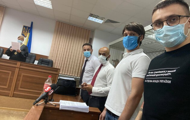 Дело Стерненко: суд оставил активиста под ночным домашним арестом 
