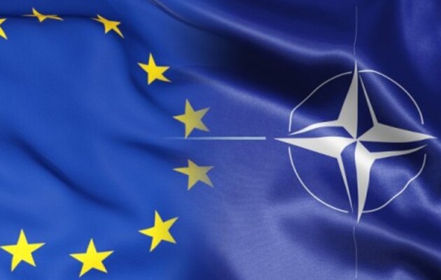 Более половины украинцев поддерживают вступление Украины в ЕС и НАТО - соцопрос
