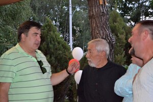 Блок Саакашвілі в Грузії очолив співак Кікабідзе, в десятці - екс-голова Нацполіціі України 
