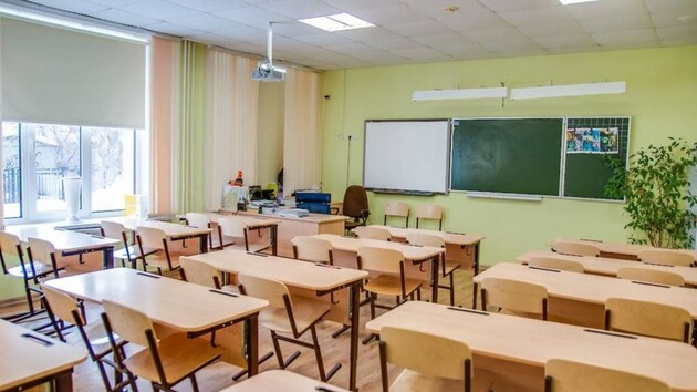 В Киеве из-за COVID-19 закрыты четыре школы и два детсада