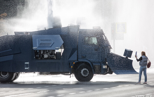 Милиция применил водометы в Минске, один из них сломался