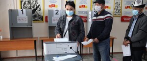 Опозиція Киргизстану закликає до акцій протесту після виборів в парламент 