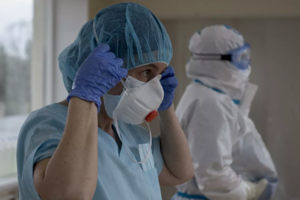 Более 16 тысяч украинских медиков болеют коронавирусом, двое получили инвалидность – Минздрав 