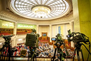 Разумков снова ограничил доступ СМИ в здание Рады
