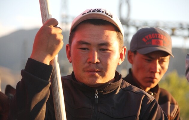 Заворушення в країні розпочалися 5 жовтня