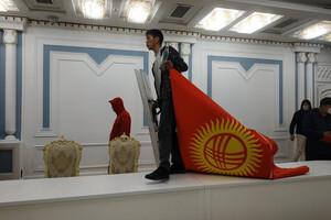 Протесты в Бишкеке: пострадало более тысячи человек