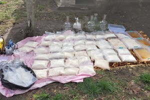 На Київщині блокували діяльність «філії» наркосиндикату «Хімпром»: фоторепортаж 