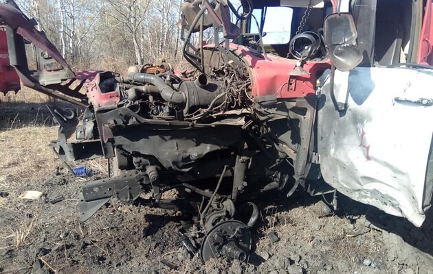 На Луганщине автомобиль ГСЧС подорвался на взрывчатке 