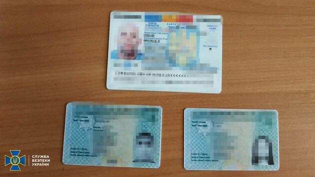 СБУ разоблачила преступную группу, которая подделывала паспорта граждан стран ЕС 