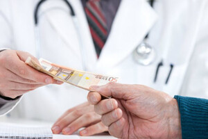Доплаты медикам и военным увеличат в два раза – решение Кабмина