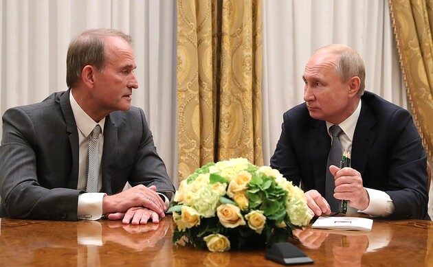 Регулятор назначил проверку для ряда телеканалов из-за транслации встречи Медведчука и Путина 