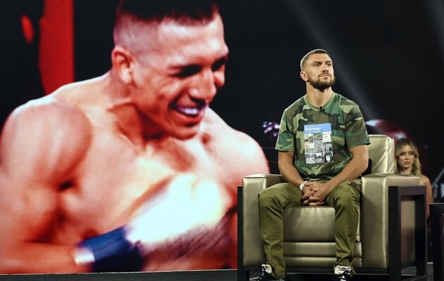 Боксеры выставили свои пояса и общались с соблюдением социальной дистанции