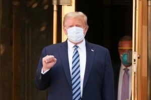  Джо Байден раскритиковал паническую реакцию Дональда Трампа на пандемию коронавируса