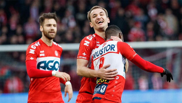 В прошлый раз Макаренко забивал еще за "Динамо"