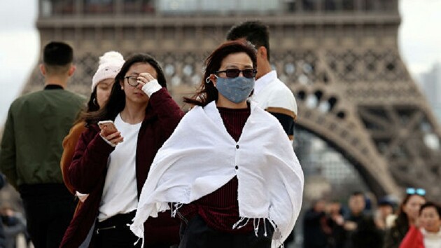 Во Франции ввели чрезвычайное положение из-за коронавируса: более 32,4 тысяч заболевших за сутки