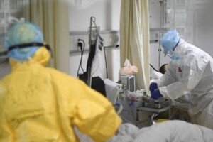 В Минздраве сообщили о возможной нехватки врачей, если прознозы в 9-12 тыс. больных ежедневно сбудутся 