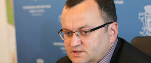 «Відсунутий» від влади Каспрук лідирує серед кандидатів в мери Чернівців 