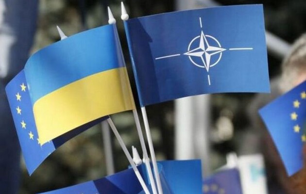 НАТО будет консультироваться с Украиной по поводу своей десятилетней стратегии –генсек 
