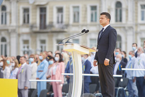 Зеленський запланував військовий парад на Хрещатику 