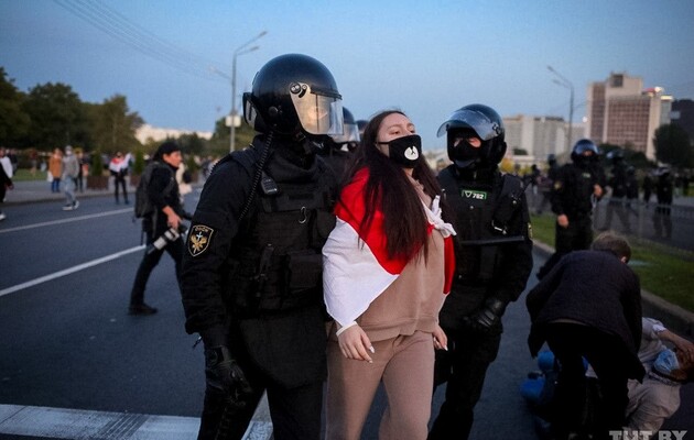 Правозащитники насчитали в Беларуси более 100 политзаключенных