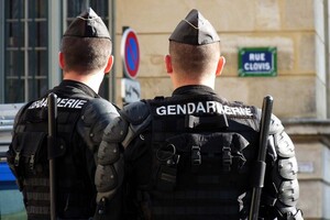 AFP: підозрюваний у вбивстві французького учителя контактував з російськомовним джихадистом