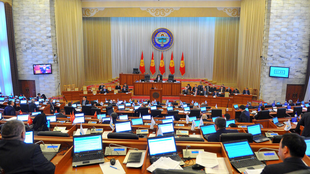 Парламентские выборы в Кыргызстане отложены до июня 2021 года