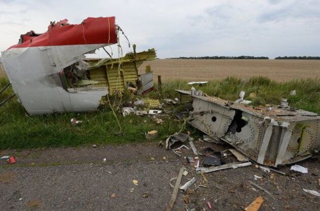 Поезд с останками погибших в авиакатастрофе Боинга-777 прибыл в Харьков