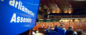 ПАРЄ позбавила Росію права голосу і виключила зі своїх керівних органів