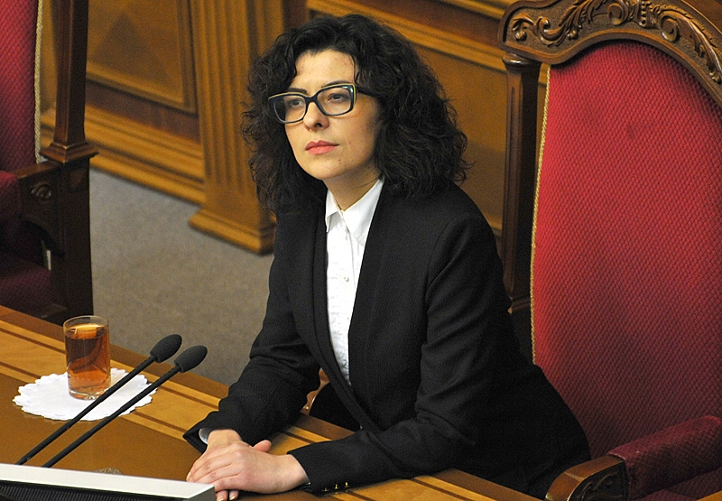 Парламент має повернути собі голос