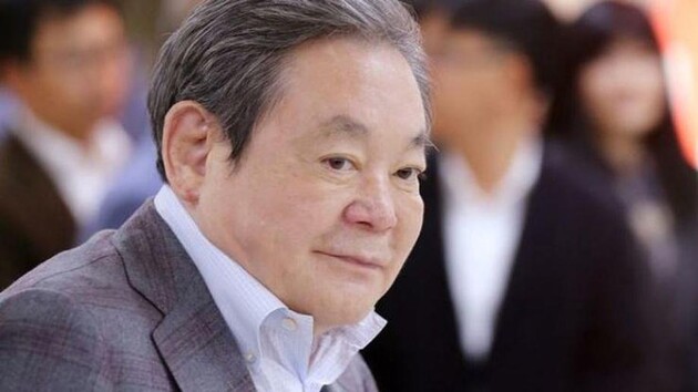 У віці 78 років помер глава Samsung Electronics 