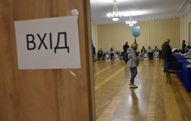 Местные выборы: наиболее оптимистично настроены молодежь и избиратели «Слуги народа» - опрос