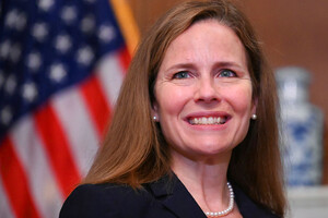 Сенат Конгресса США утвердил кандидатуру Эми Кони Барретт на должность судьи Верховного суда