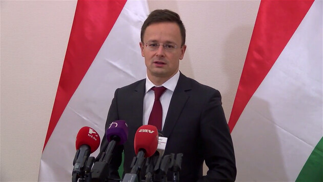 Сийятро резко прокомментировал запрет Украины на въезд венгерских чиновников: 