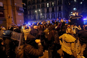 У великих містах Італії відбулися антиурядові протести 