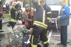 Взрыв в канализационном коллекторе в Киеве: пострадали четверо коммунальщиков