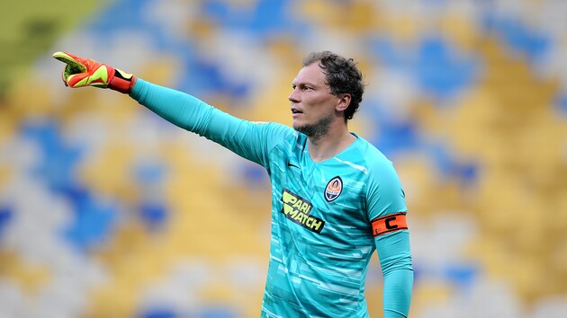  Пятов розпочав кар'єру в 2001-му році