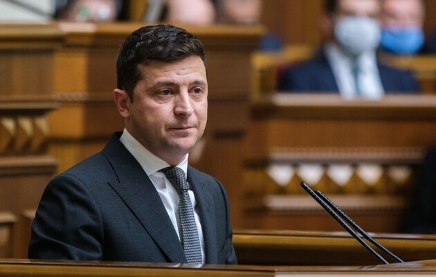 Зеленский внес в Раду законопроект о прекращении полномочий судей КСУ