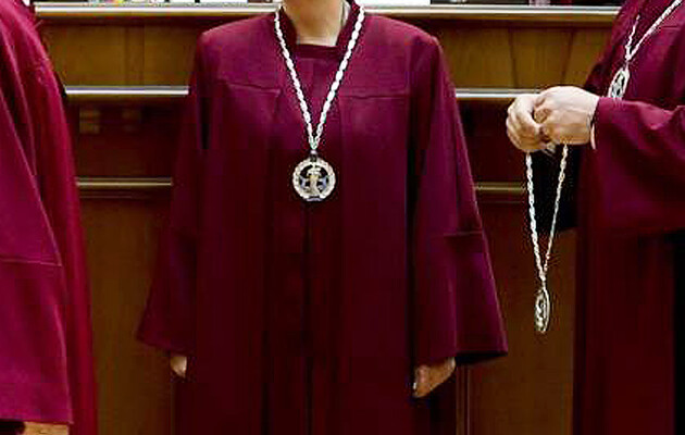 Судьи КСУ внесли в декларации ведомости о существенном изменении материального положения