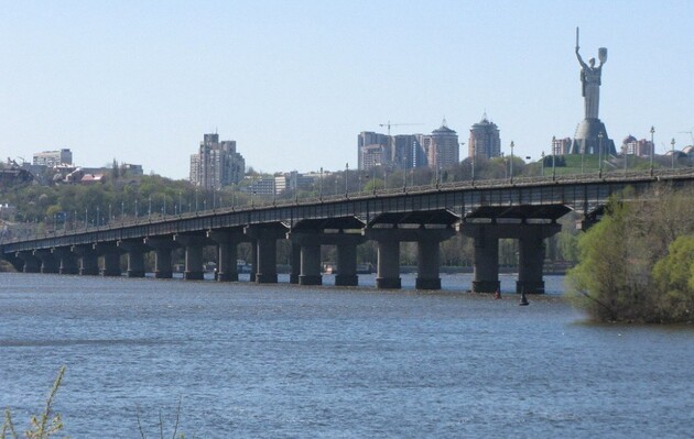 В Киеве снова «заминировали» мост Патона