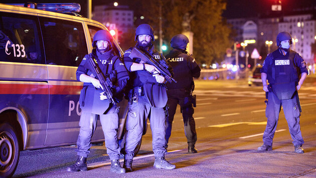 Теракт у Відні: У місцевих школах скасували навчання 