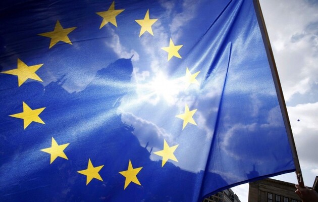 Украина должна немедленно возобновить антикоррупционную систему, под угрозой кредиты и безвиз – заявление ЕС