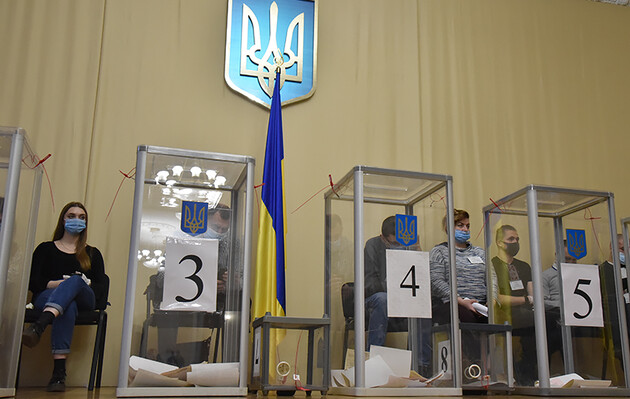 ЦВК ще не підбила підсумки виборів до жодної обласної ради