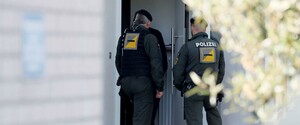 Полиция Германии проводит обыски у соратников венского террориста